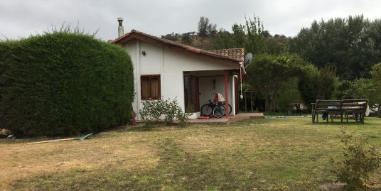 Hermosa parcelita ubicada en una pradera, con suave lomaje, linda vista, hermoso valle, ideal para descanso. Acceso con portón.