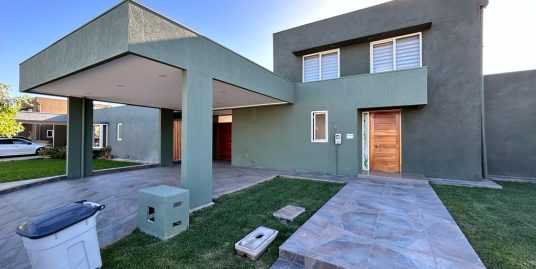 EN ARRIENDO!!!… Hermosa vivienda en condominio El Bajo.